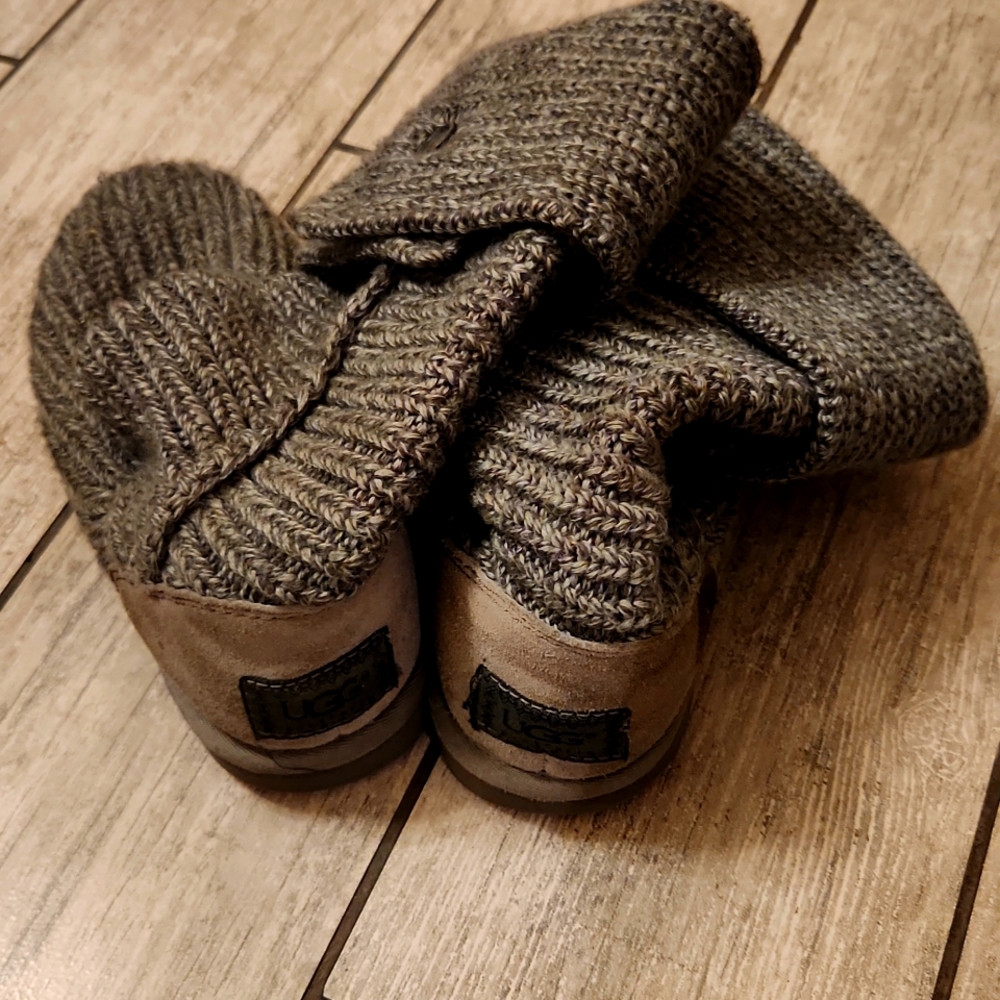 UGG Boots👢 😍 - Picture 2 of 6